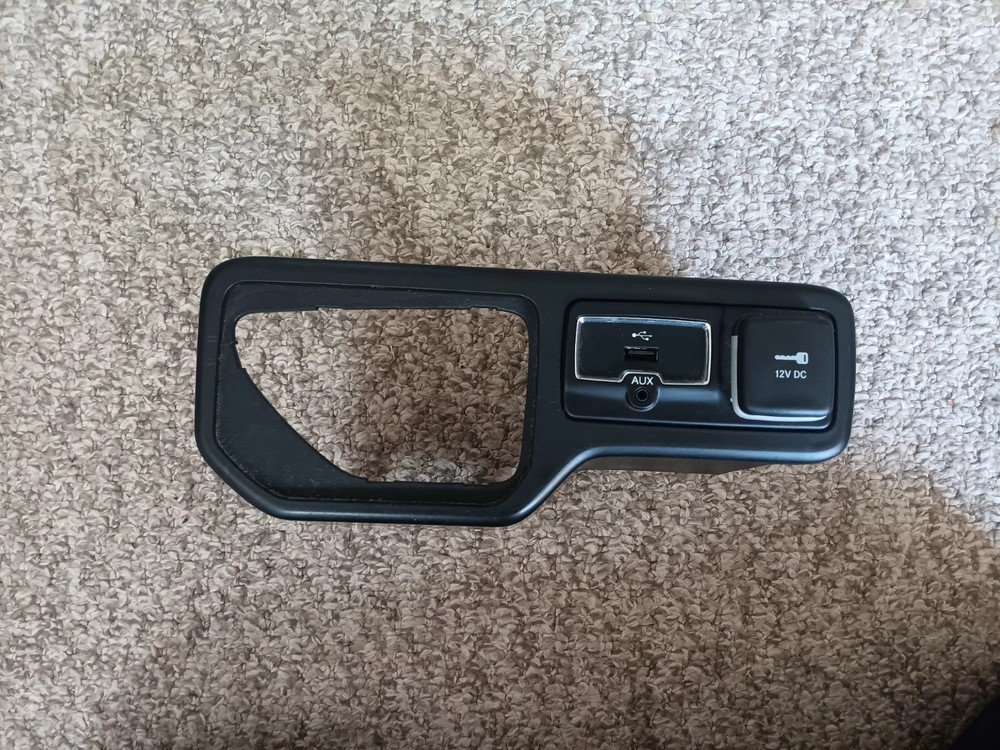 2018 Renegade Charging Outlet And Bezel
