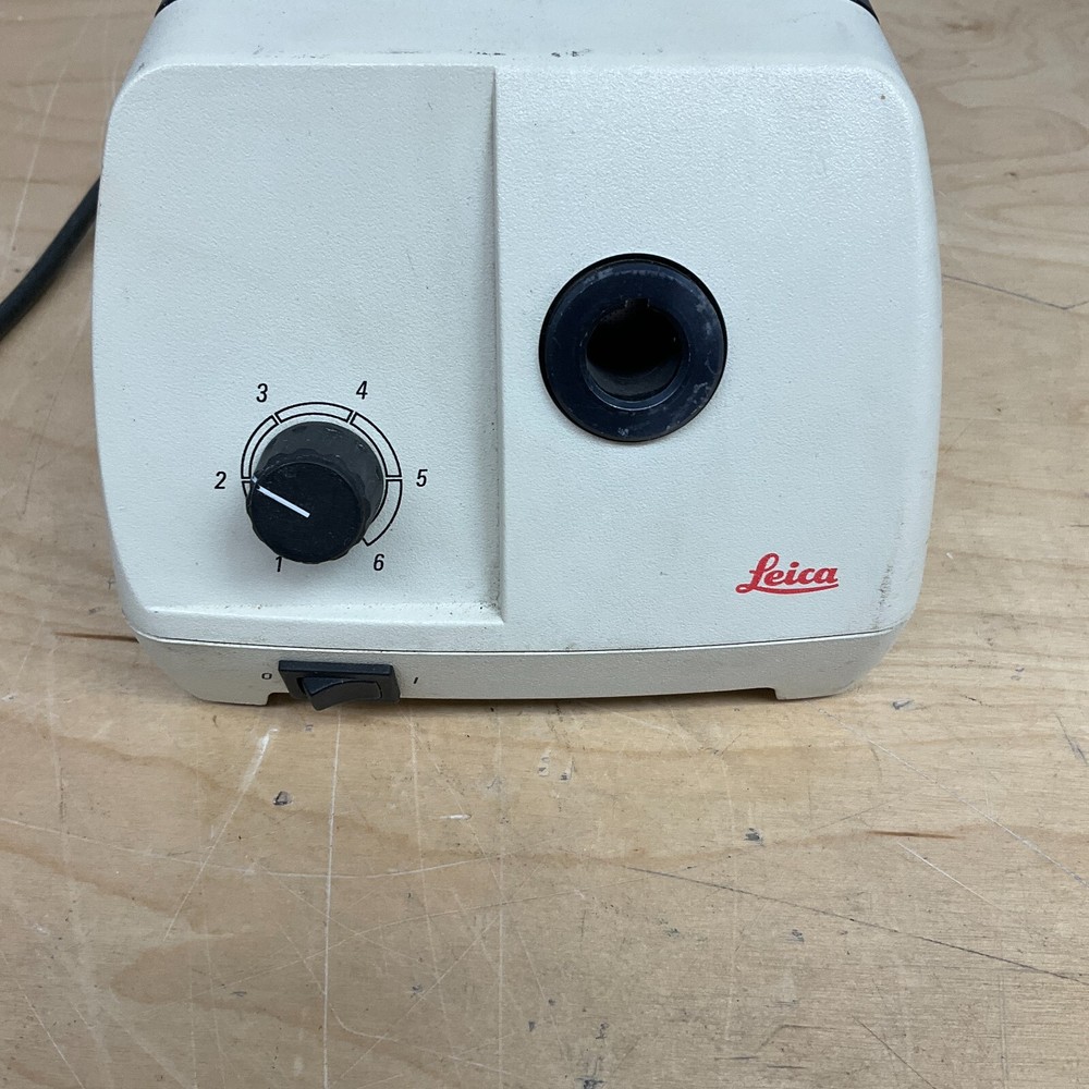 LEICA CLS 100X LIGHT SOURCE FOR SURGICAL MICROSCOPES - 30111260 Tested