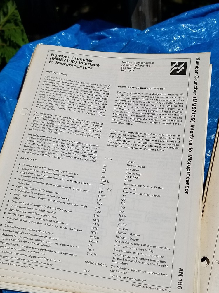 2 VINTAGE ELECTRONIC BOOKS NATIONAL SEMICONDUCTOR DATA 1977 LINEAR APPLICATIONS