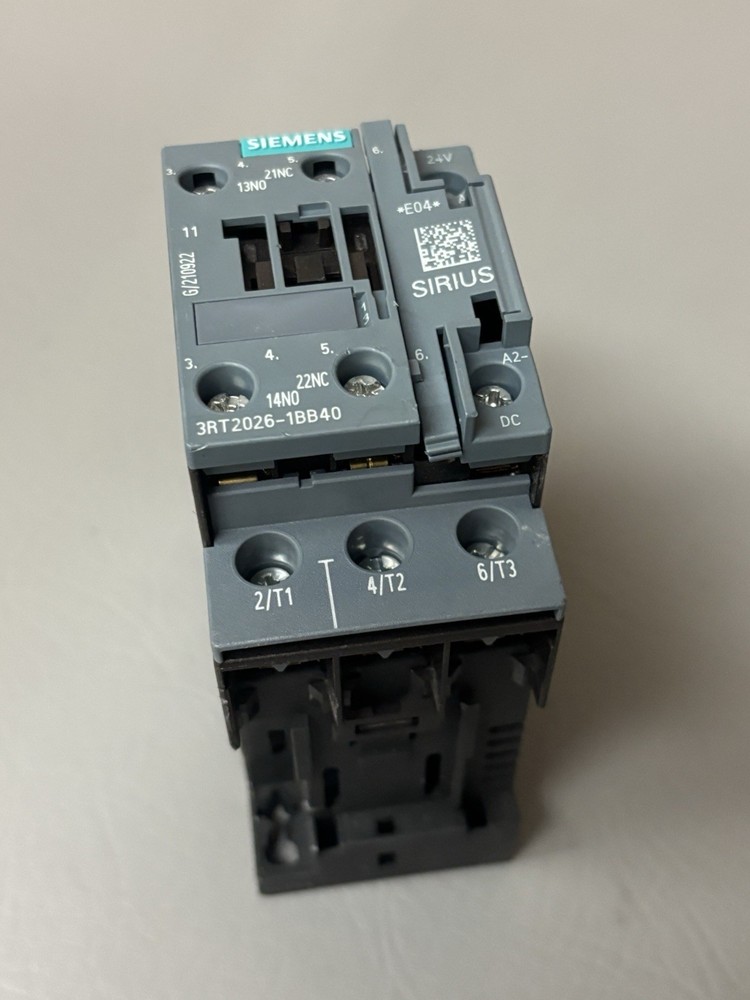 Unused SIEMENS POWER CONTACTOR 3RT2026-1BB40