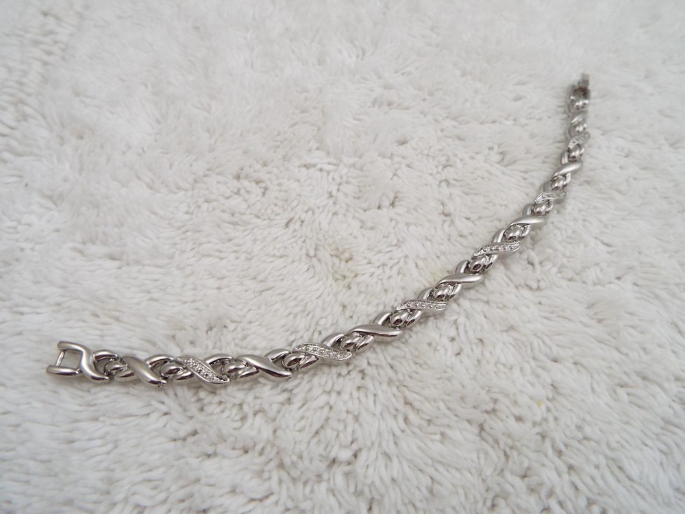Silvertone X Link Bracelet