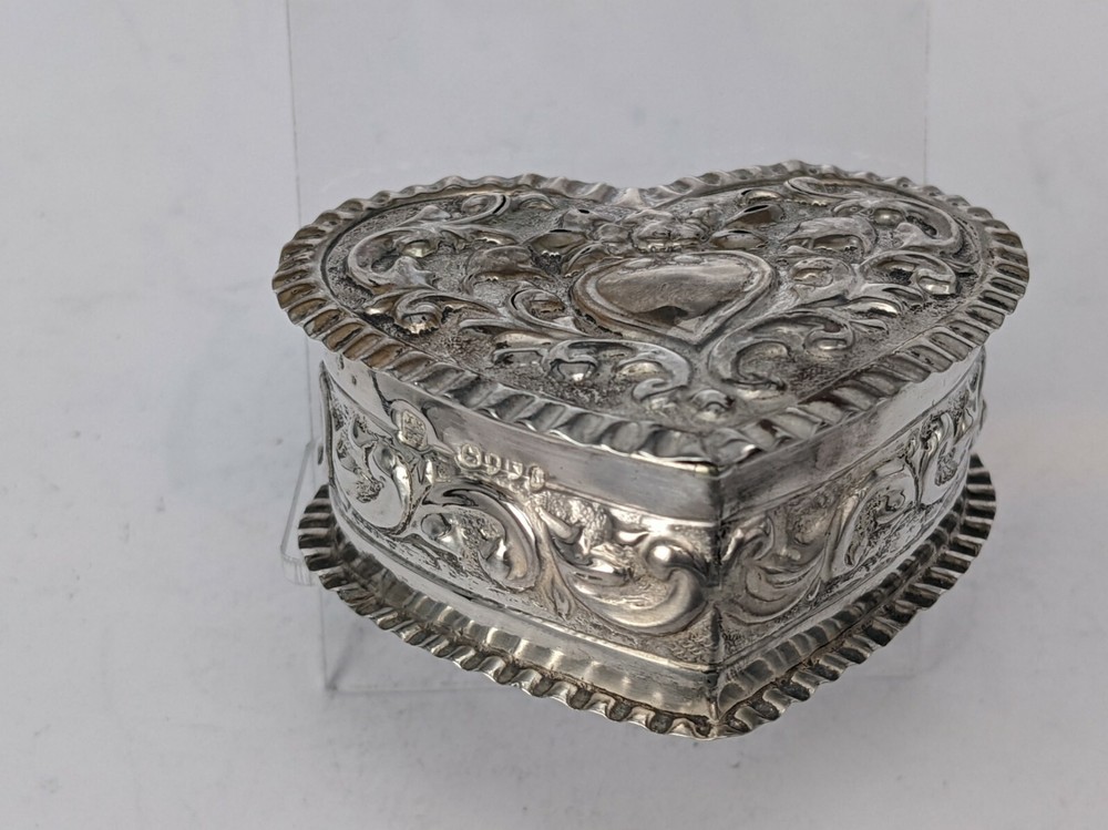 A Victorian solid silver heart shaped box date 1885 Rosenthal, Jacob & Co.