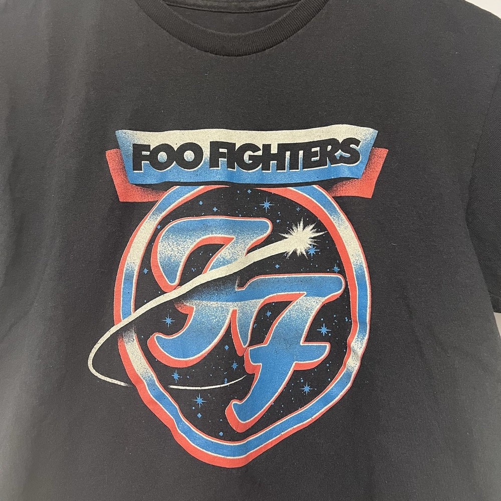 Foo Fighters Medium Band Tshirt -