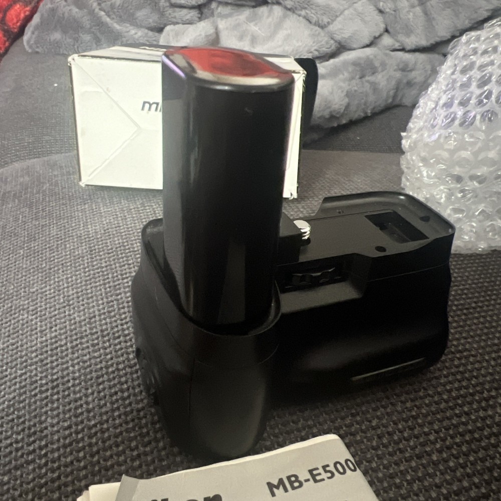 Nikon MB-E5000 Grip for Coolpix 5000