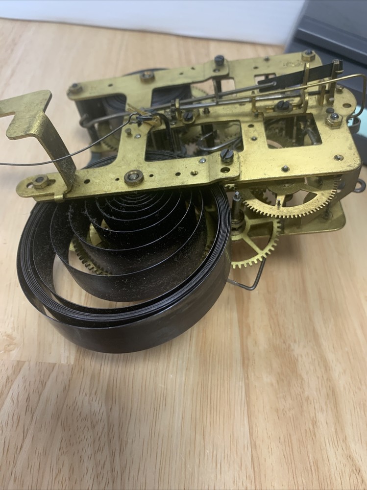 Internal Clock Works Mechanism For A Desk Clock