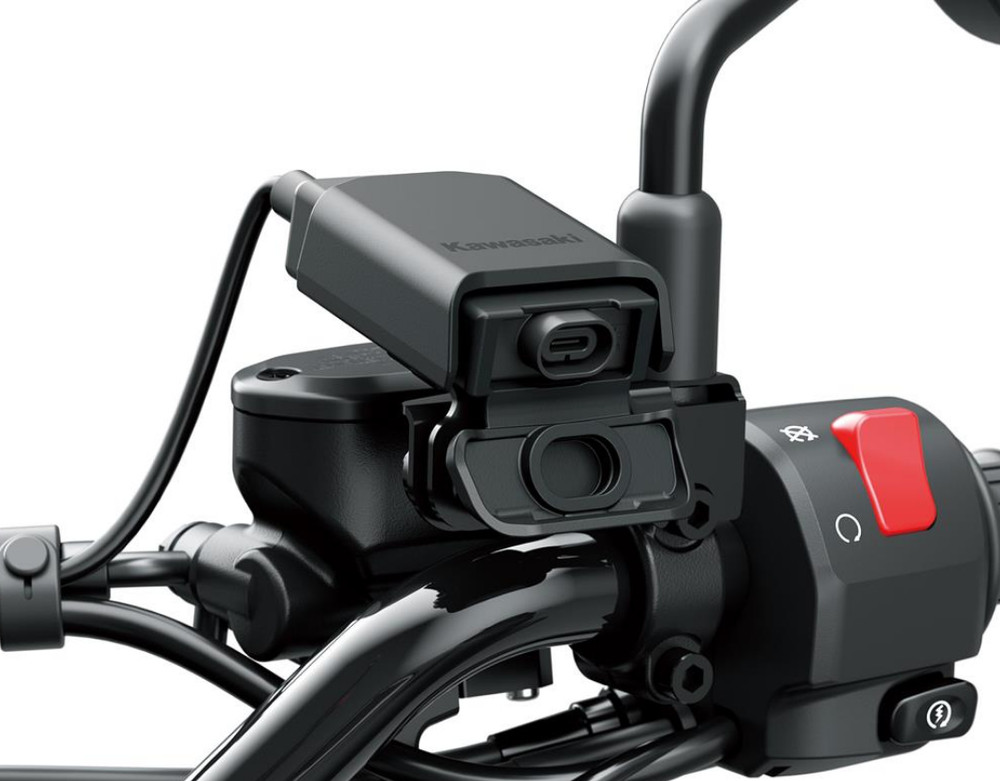 Kawasaki Eliminator 500 USB-C Connection