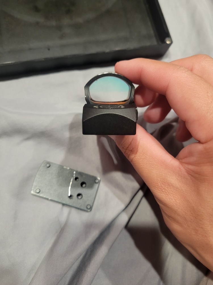 Red Dot Sight For Pistols Plus Optic Plate