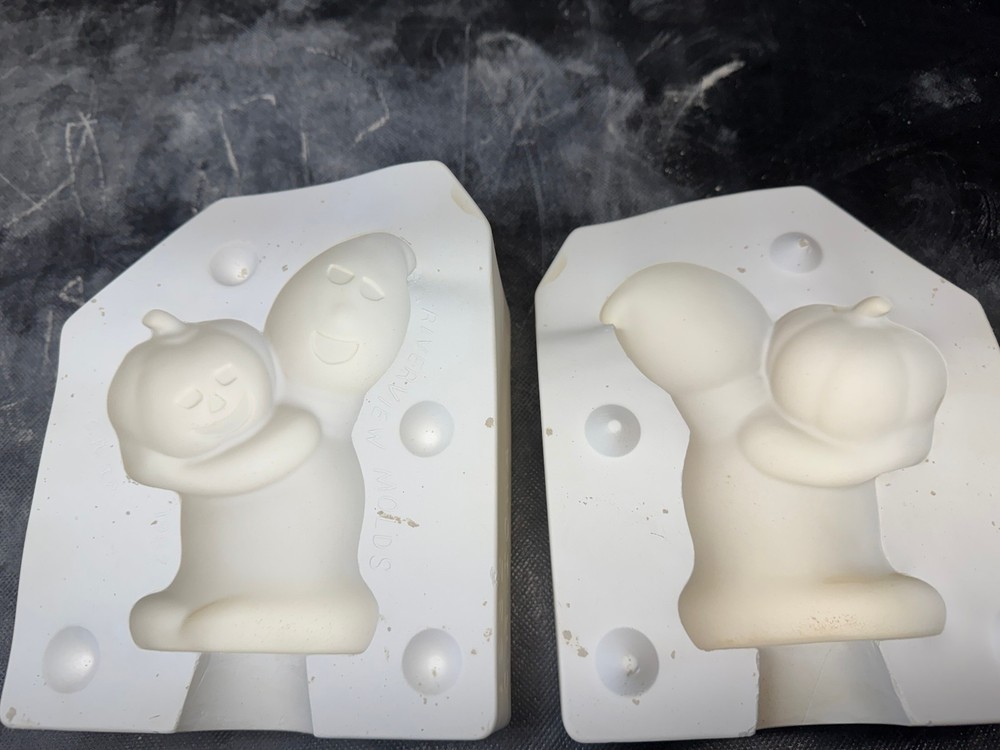 Riverview Ceramic Slip Casting Mold 1982 LOOY Ghost Holding Pumpkin #232 Cute
