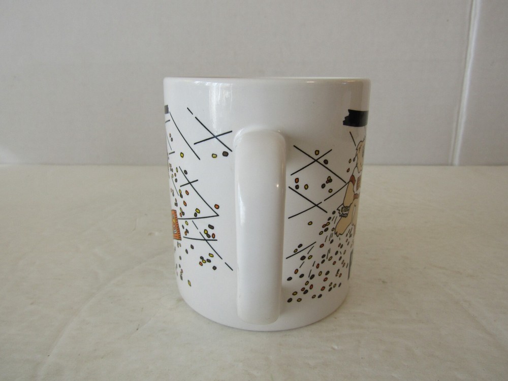 VINTAGE 1987 HERSHEY REESES PIECES BEAR COFFE MUG CUP