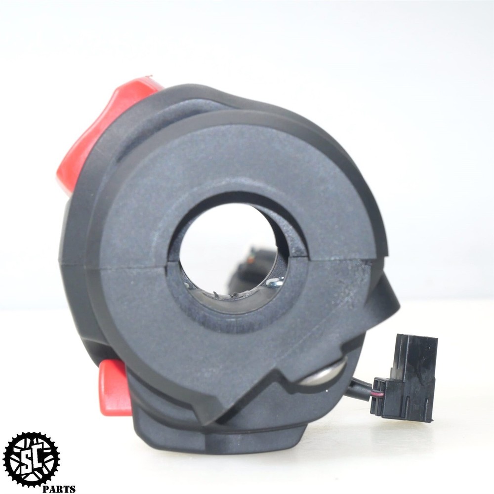 17-23 SUZUKI GSXR 1000 RIGHT CONTROL SWITCH