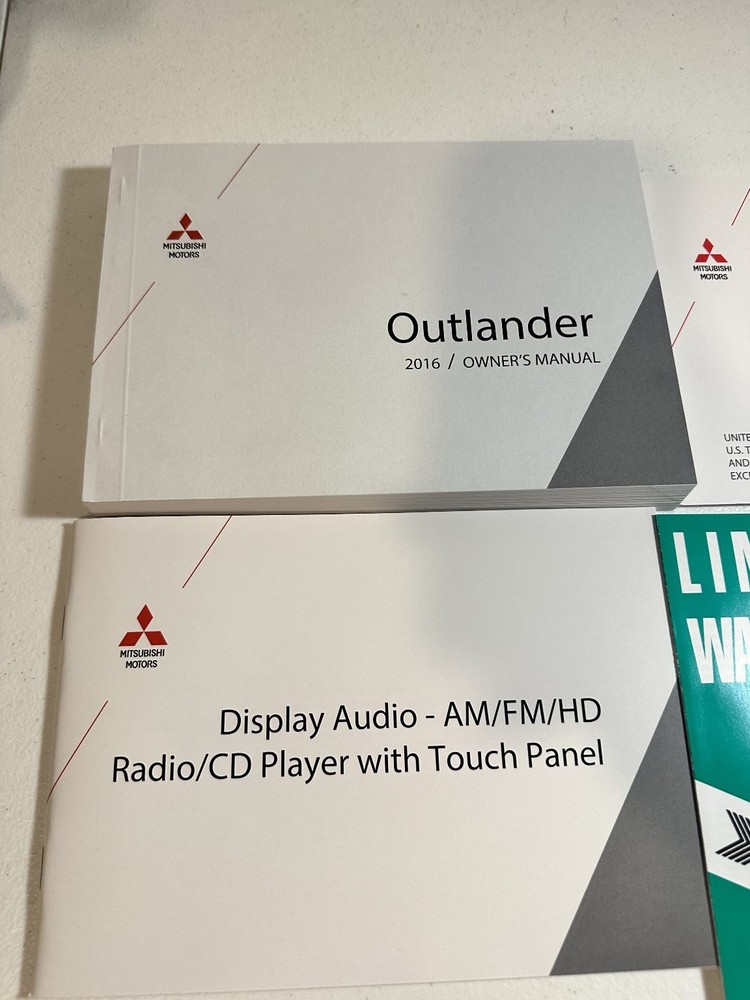 2016 Mitsubishi Outlander Owner's Manual Set