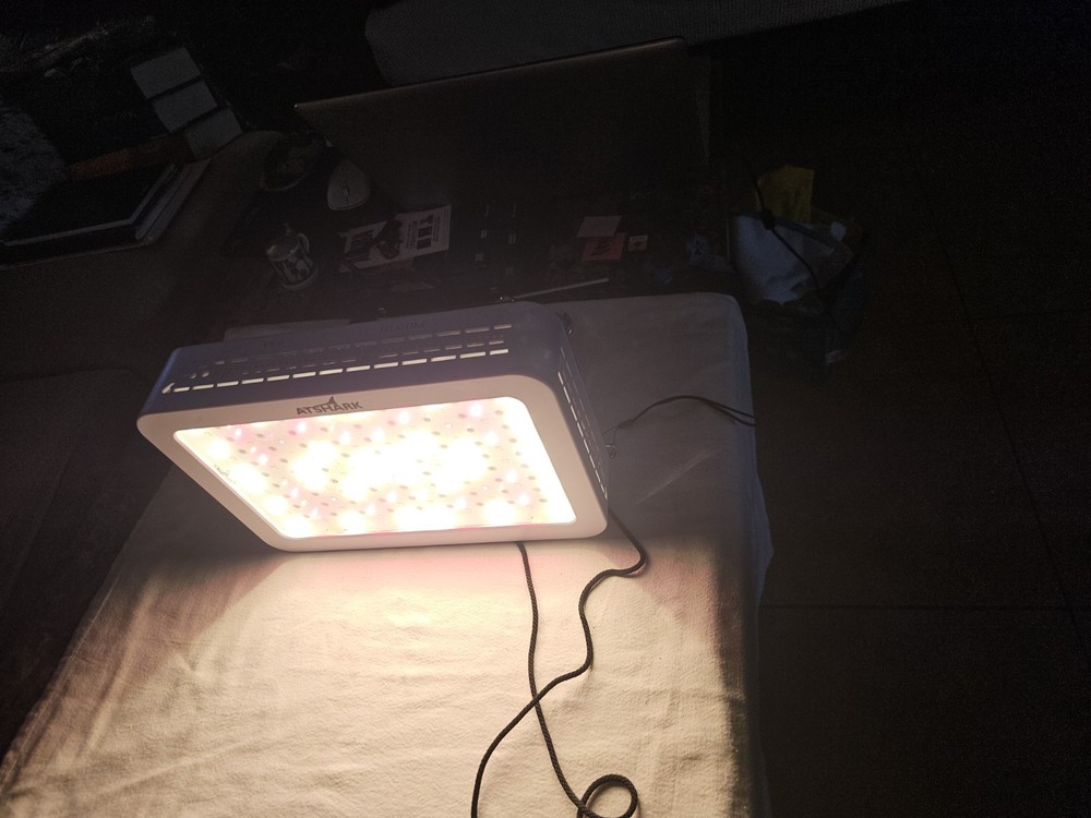 Atshark 100 Watt Led Grow Light Veg + Bloom Switch Panel