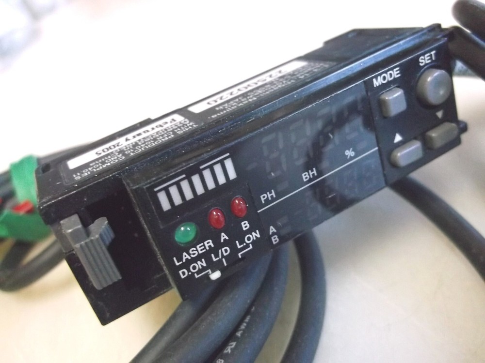 Keyence LV-21AP Digital Laser Sensor Amplifier (Pair)