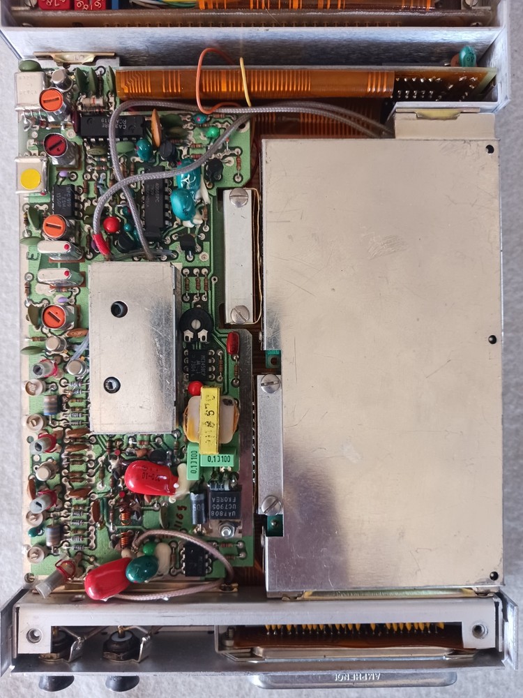 NARCO NAV/COM P/N: NAV 200 W/ CONNECTOR TRAY