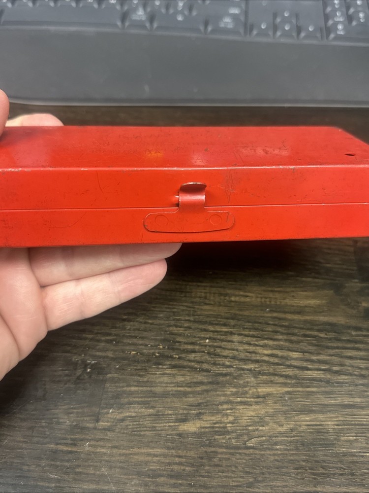 SNAP-ON TOOLS VINTAGE SMALL RED METAL SOCKET SET STORAGE BOX KRA-222B