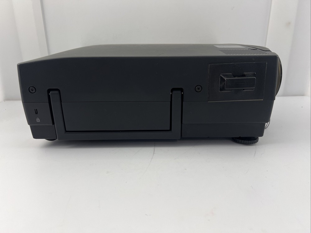 MITSUBISHI X300 LCD Projector User Manual, Cables Tested & Working