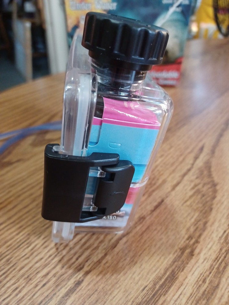 UNDER WATER 35MM FLASH CAMERA Reloadable "CAPTURE THE SEA"