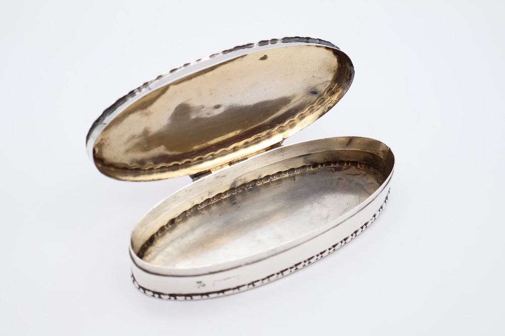 Antique Solid Silver Oval Trinket Jewellery Box Hallmarked Chester 1908