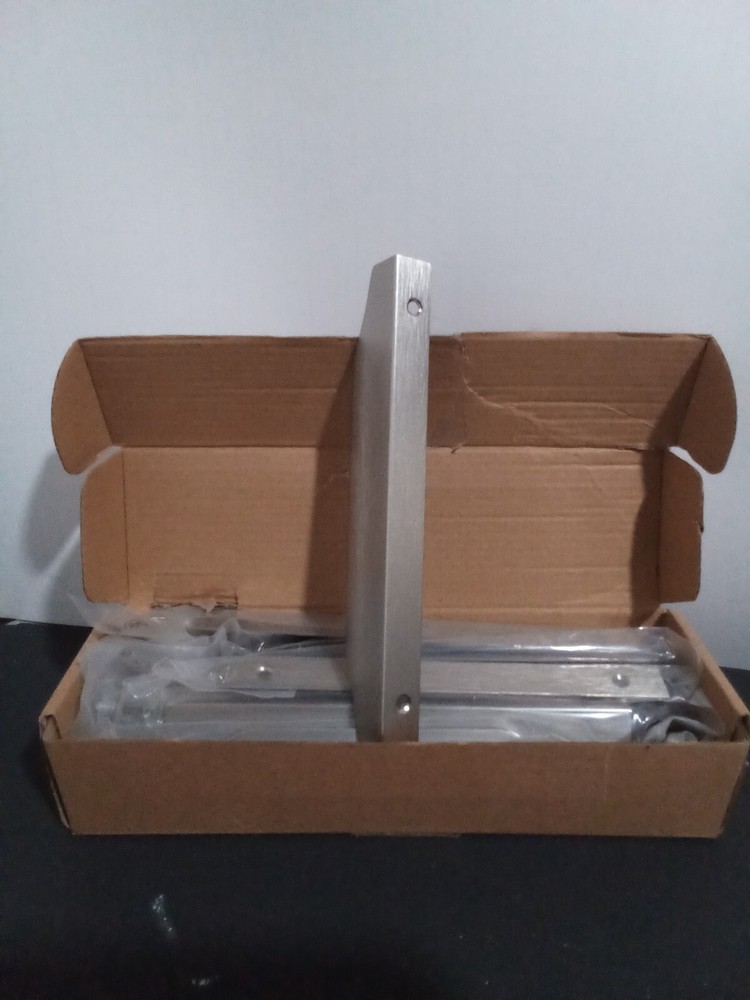 satanga cabinet handle 10 in box