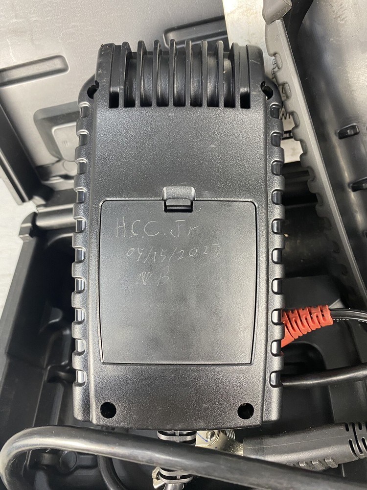 Cornwell ESC726 digital battery and electrical system analyzer With Book & Case