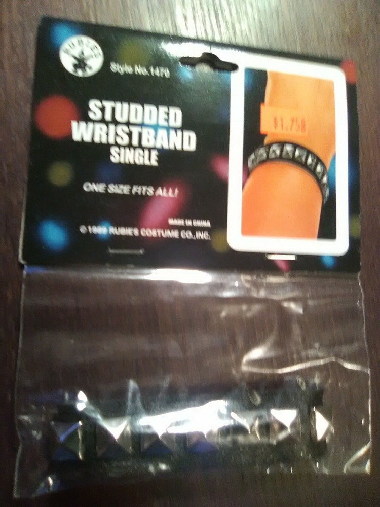 Rubies~Wristband Unisex Single Studded