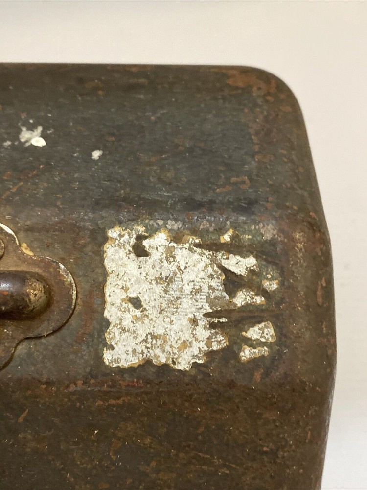 Antique Metal Toolbox/Tacklebox
