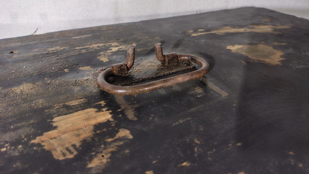 WW2 slovak chest