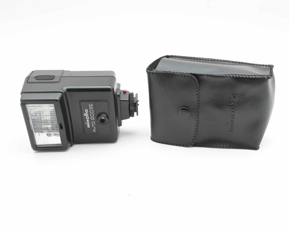 Minolta Auto 200X Flash with Case  (#20375)