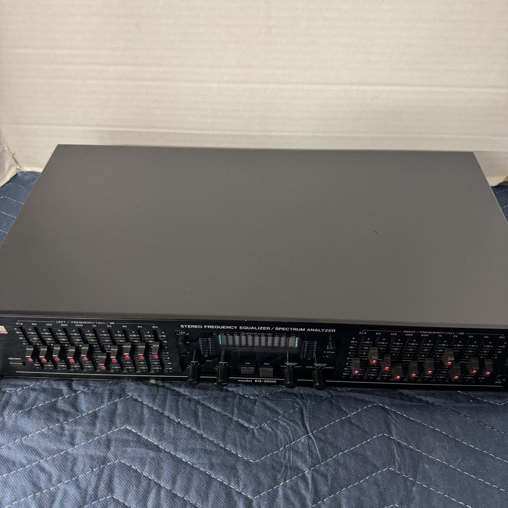 BSR EQ-3000 10-BAND STEREO FREQUENCY EQUALIZER / SPECTRUM ANALYZER - SERVICED