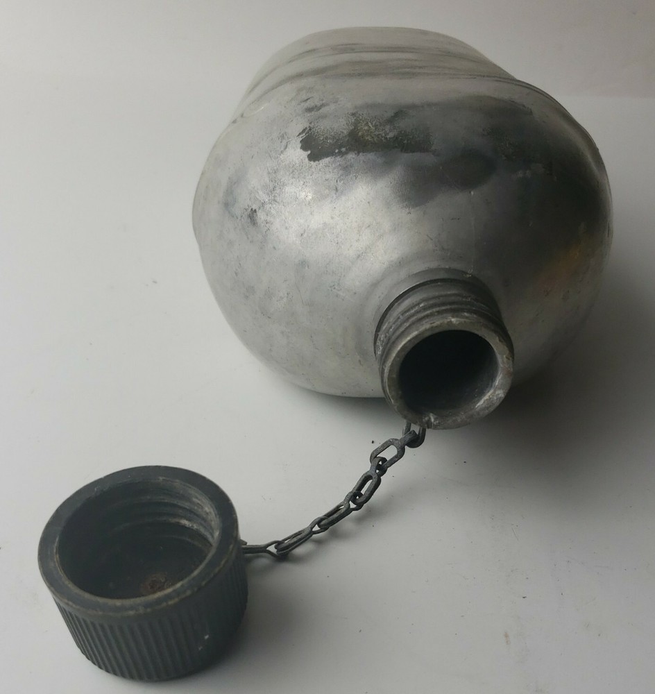 Vintage Canteen Water Bottle .