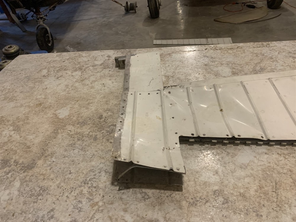 1977 Cessna 172 Right Elevator Assembly 0593000-4