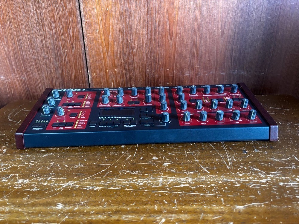 Access Virus B Desktop Digital Synthesizer w/ power supply