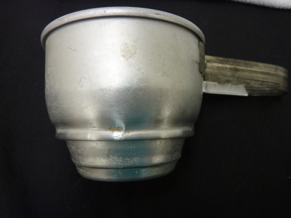 VINTAGE FOLEY SQUEEZE HANDLE FLOUR SIFTER 1 CUP ALUMINUM KITCHENWARE