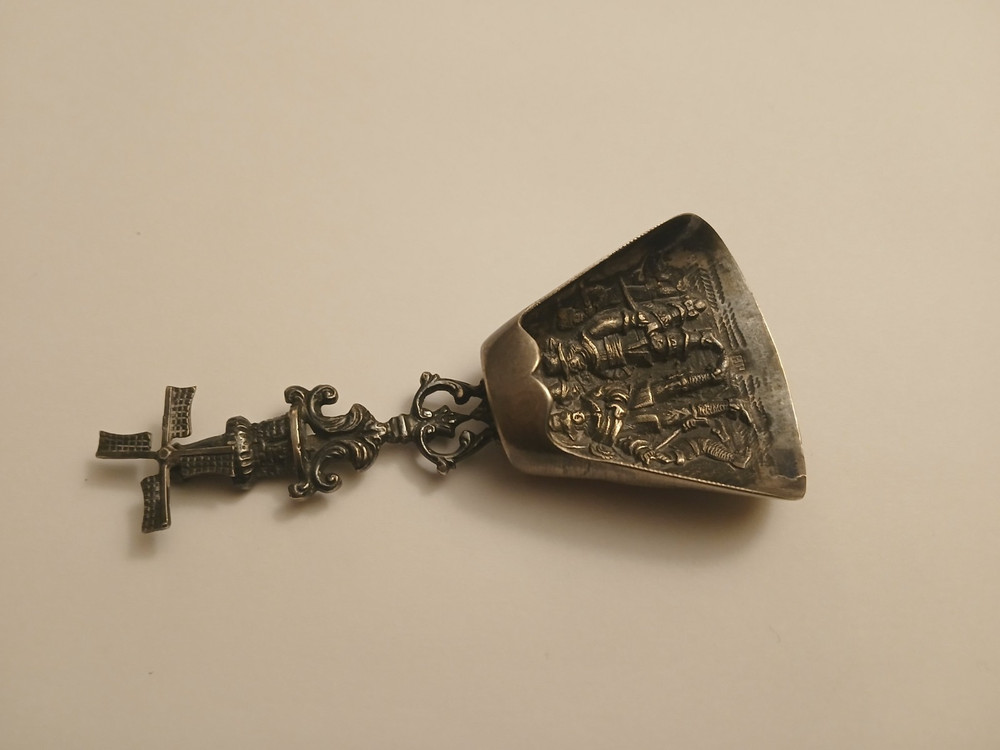 NEDERLANDS 1940S 833 SILVER DECORATIVE SPOON