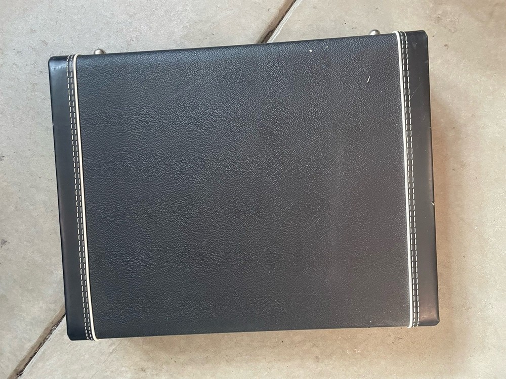 Fender Classic Series Case/Stand (Holds 3 Instruments)