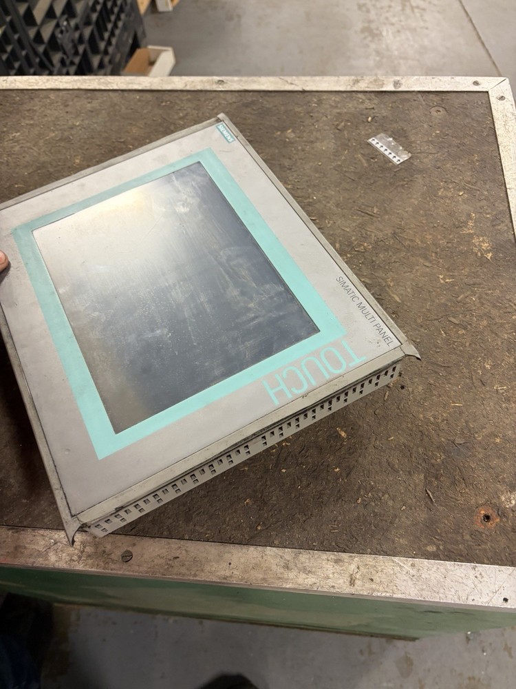 SIEMENS 6AV6643-0CD01-1AX0 HMI SCREEN USED