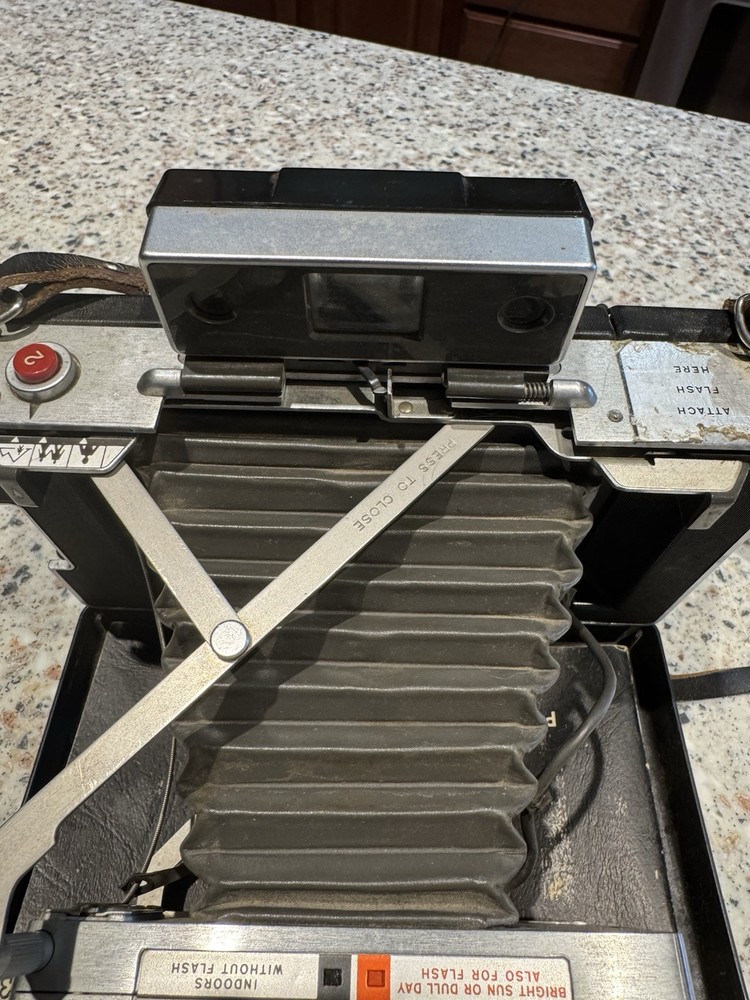 Vintage Polaroid Automatic 100 Land Camera w/ case & instructions untested