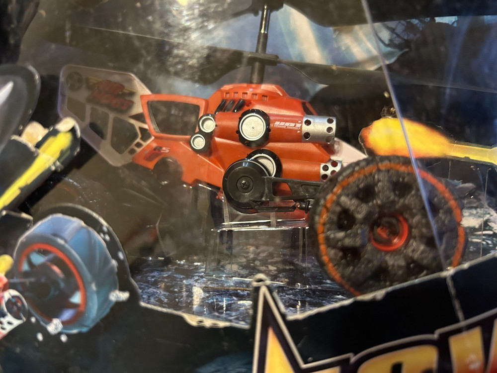 Air Hogs RC Hover Assault Ground Sky Attack NEW in BAD SHAPE Box