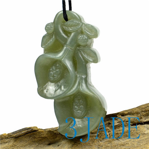 Natural Hetian Nephrite Jade Flower Pendant / Carving