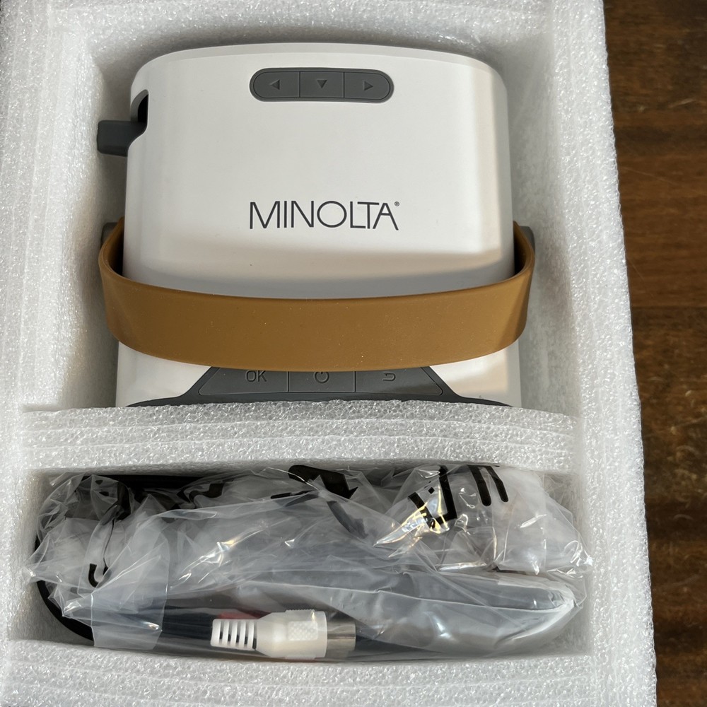 Minolta MN673 Mini LCD Projector Open Box