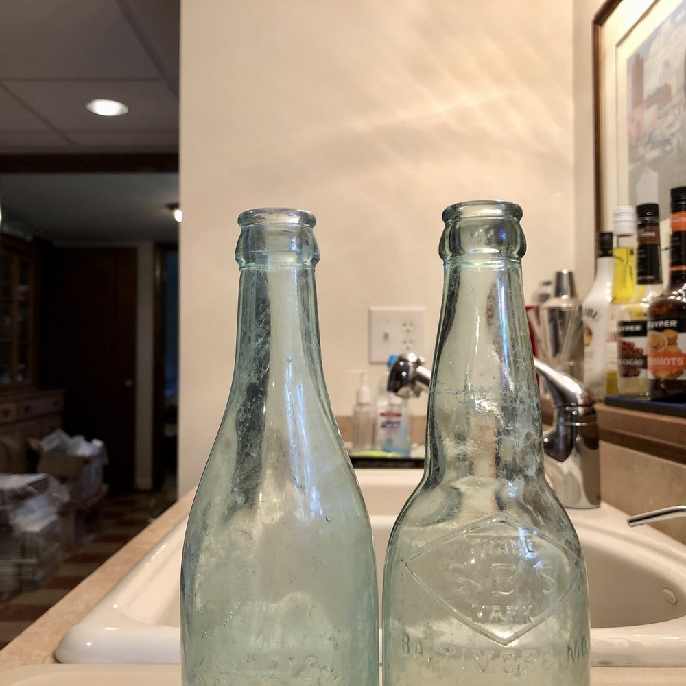 2 Diff Gottlieb Bauernschmidt Straus Baltimore MD Aqua Pre-Pro Beer Bottles