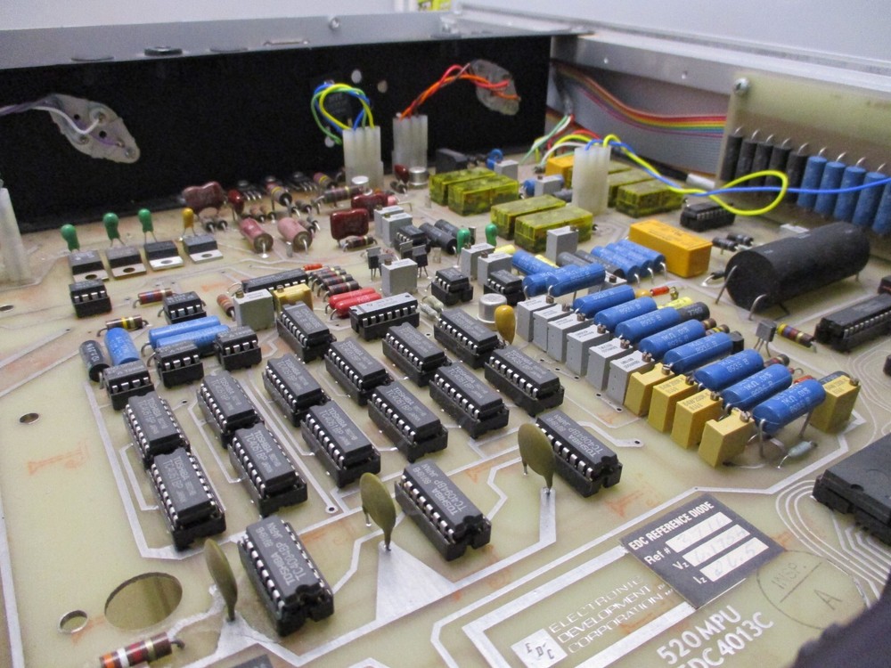 EDC Model 521 Programmable DC Calibrator Untested For Parts Only [18-.5]