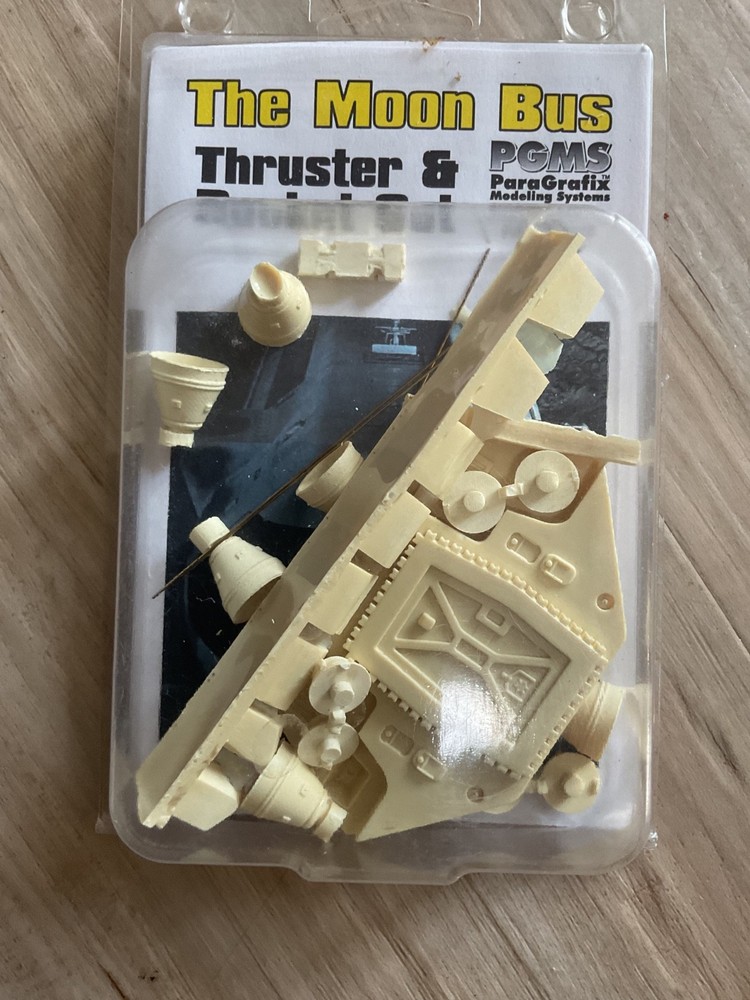 2001 Moebius Moon Bus bundle - Includes Kit, Photoetch and Thruster Set