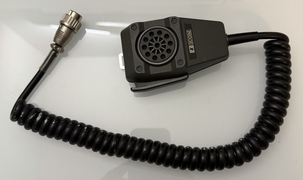 Vintage ICOM IC-202 Transceiver with Mic, Powers Up, S/N 0077