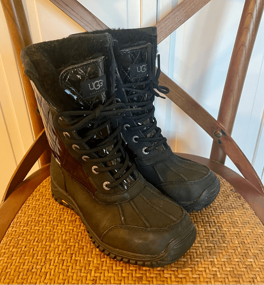 Ugg black patent quilted winter boots size 6