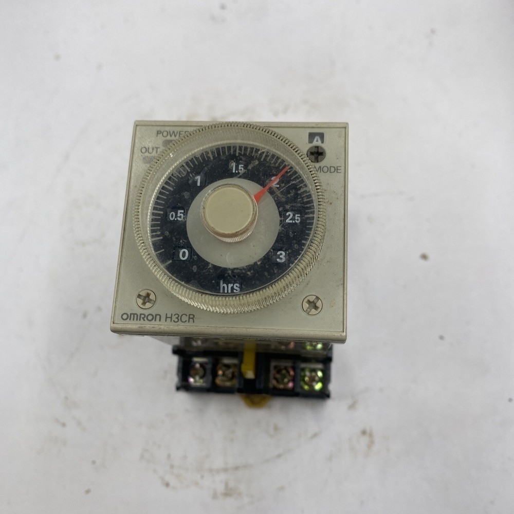 Relay OMRON H3CR-A8 Timer with base