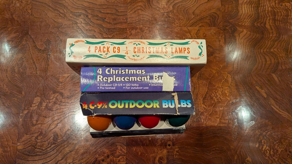 12 Classic Ceramic C-9 1/4 Multicolor Replacement Bulbs All Tested Working