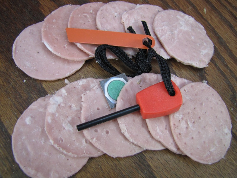 (12) Waterproof Fire Starter Disc kit with Ferro Striker - light from a spark