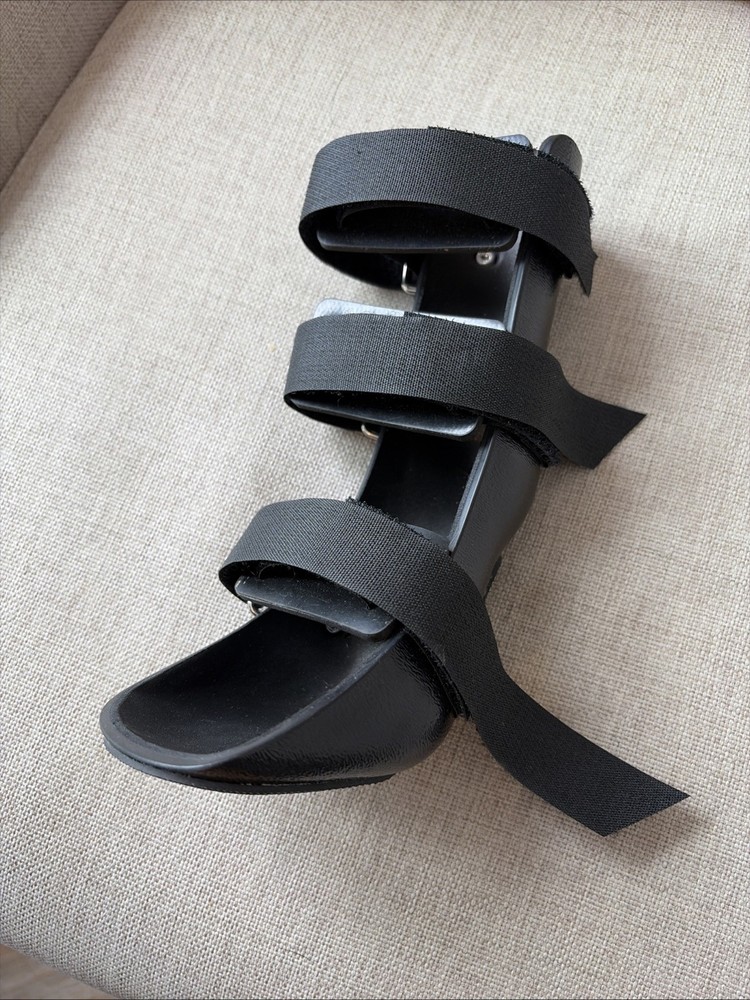OrthoVet Dog Front Leg Brace Left Or Right Support