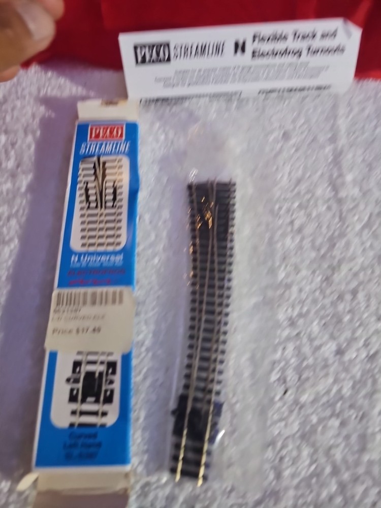 N Scale PECO SL-E387 Curved Left Hand Code 80 Track Electrofrog